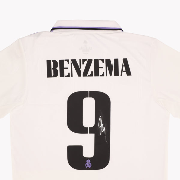 Close-up of Karim Benzema Real Madrid Home 2022-23 Back Signed Shirt, Benzema's signature.