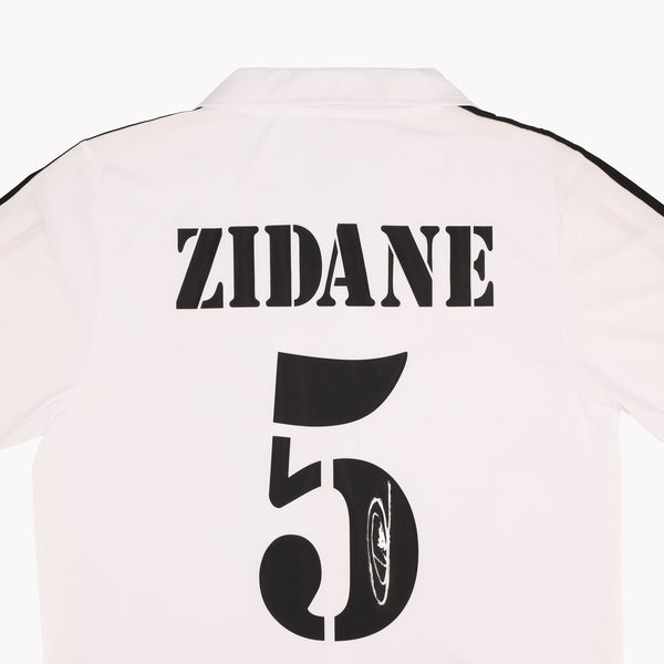 Close-up of Zinedine Zidane Real Madrid Home 2002-03 Back Signed Shirt, Zidane's signature.