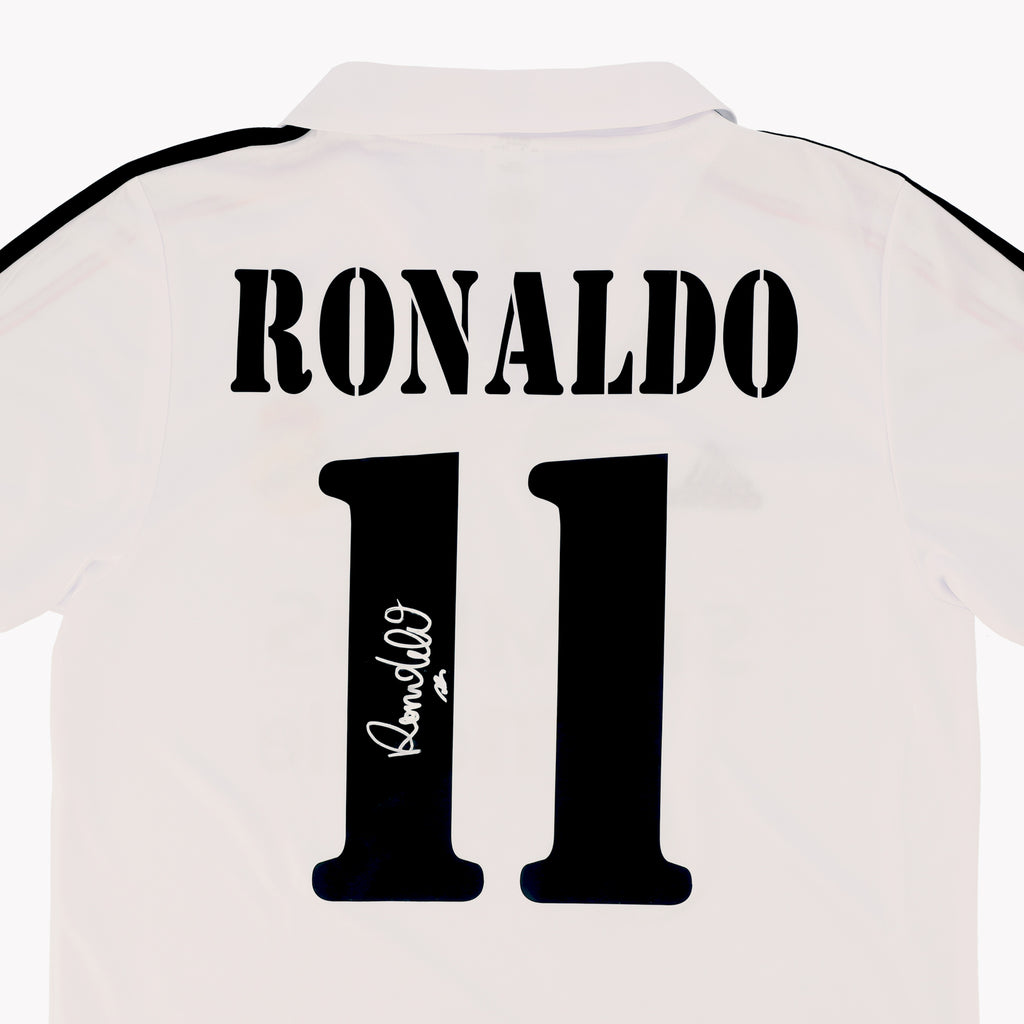 MAILLOT RETRO RÉAL MADRID DOMICILE 2002/2003 VERSION MANCHES LONGUES – Onze Maillots MAILLOT RETRO RÉAL MADRID DOMICILE 2002/2003 VERSION MANCHES LONGUES – Onze Maillots