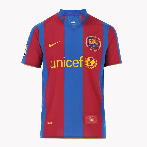 Front view of Iniesta Barcelona Home 2007-08 shirt, showcasing quality fabric.